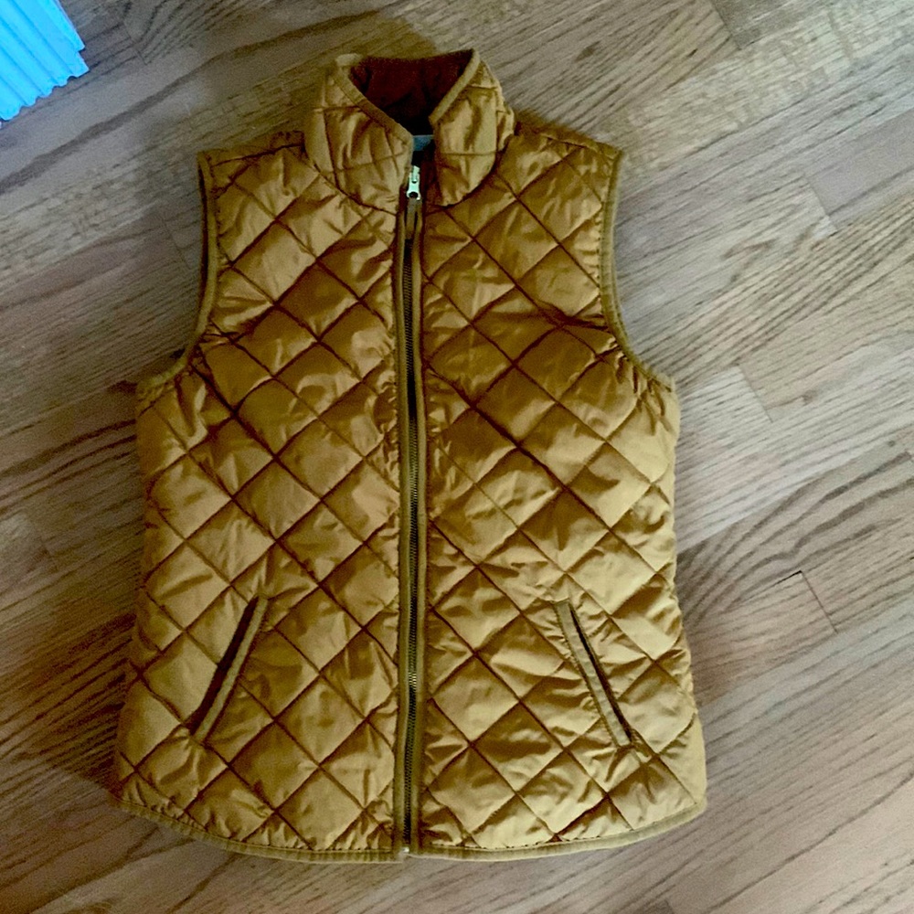 Old Navy quilted puffer vest